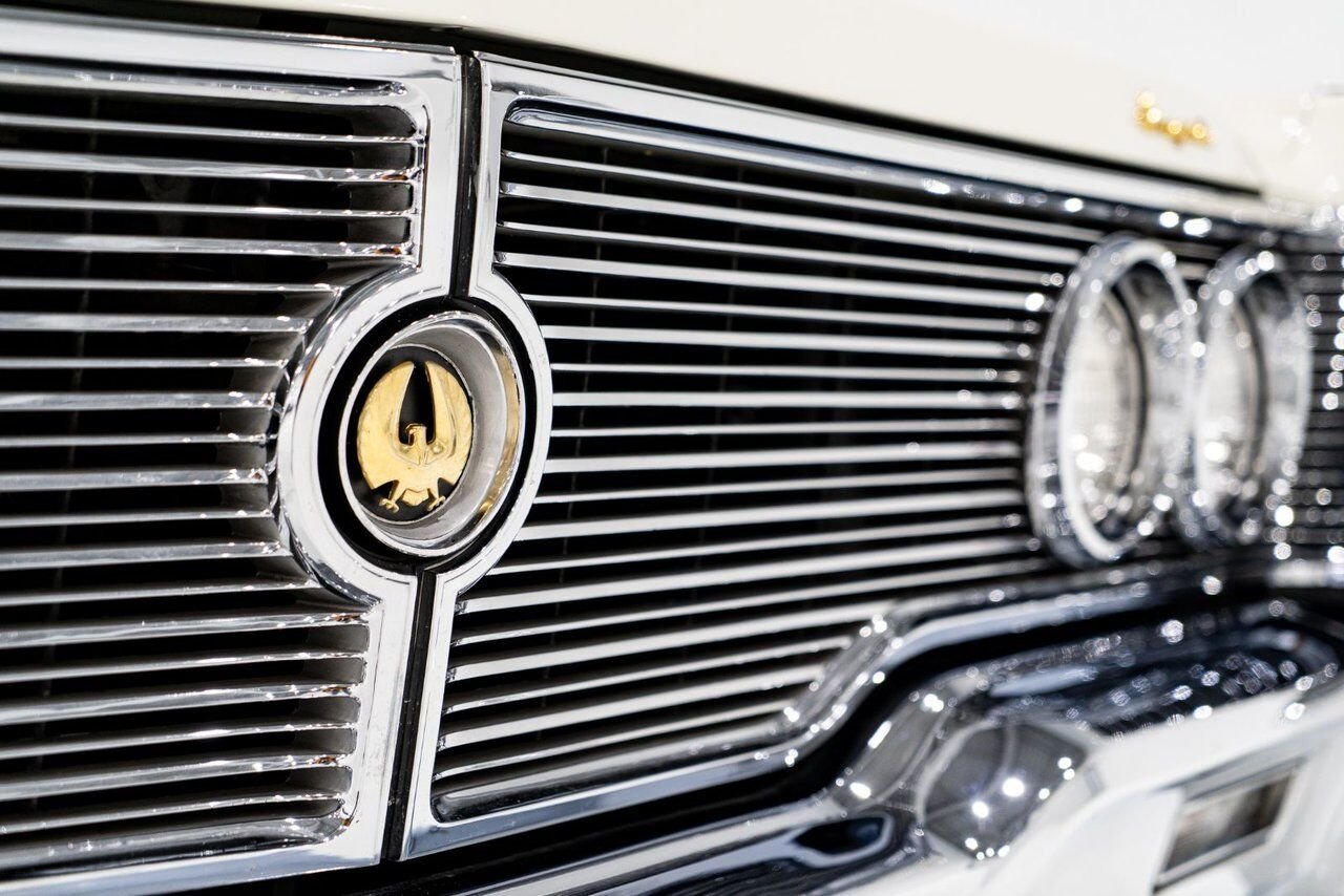 Chrysler IMPERIAL Unrestored with only 31,056 original miles **PRICE IN USD** 1968 Blanc Montréal - photo #27