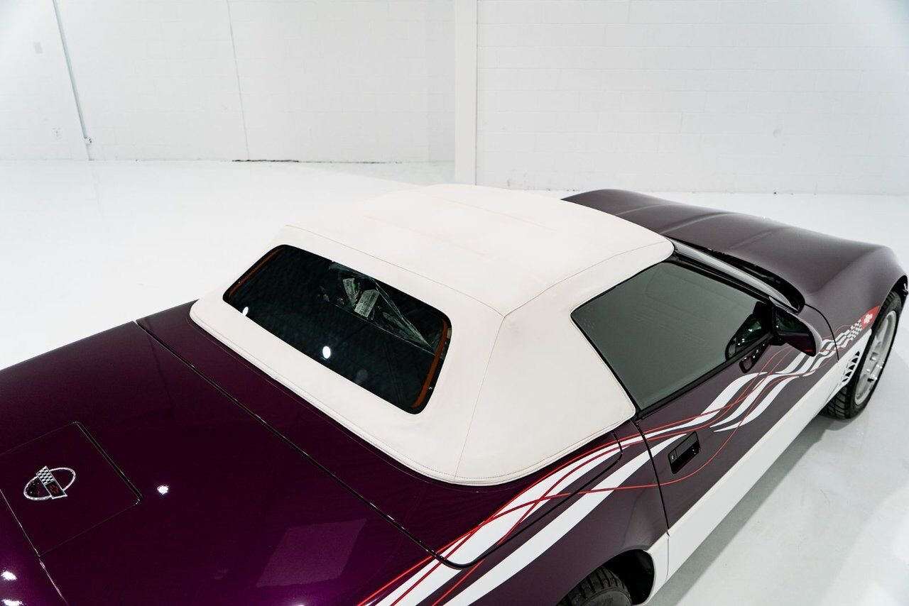 Chevrolet Corvette *PRIX EN USD* RPO Z4Z PACE CAR PRESENTED IN DELIVERY PACKAGING WITH ONLY 192MILES (307KM) FROM NEW 1995 Blanc Montréal - photo #86