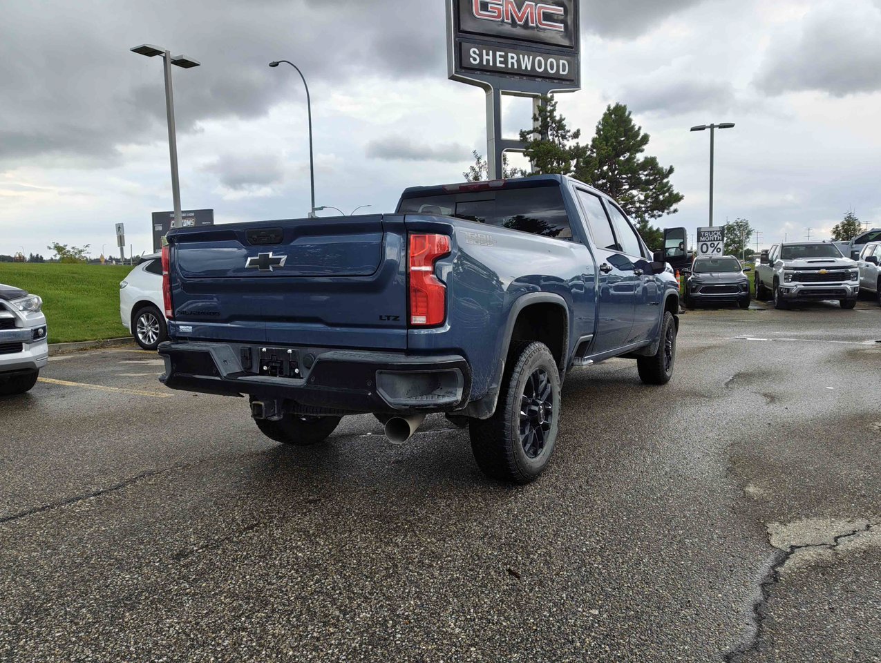 2026 Chevrolet Silverado 3500HD 4WD Crew Cab 159 LTZ Blue Sherwood Park - photo #5
