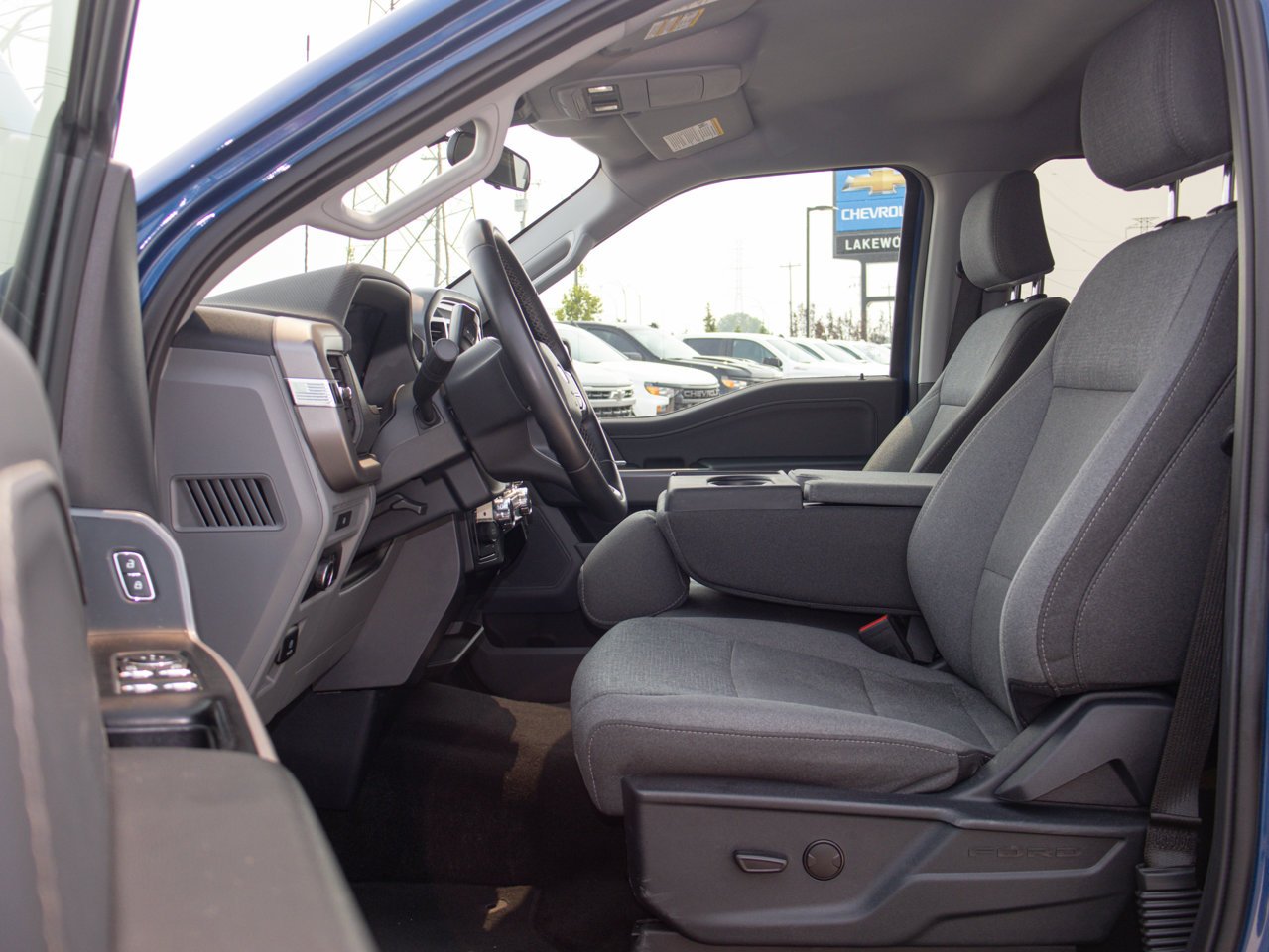 2025 Ford F-150 XLT 4WD SuperCrew 5.5' Box Blue Sherwood Park - photo #17