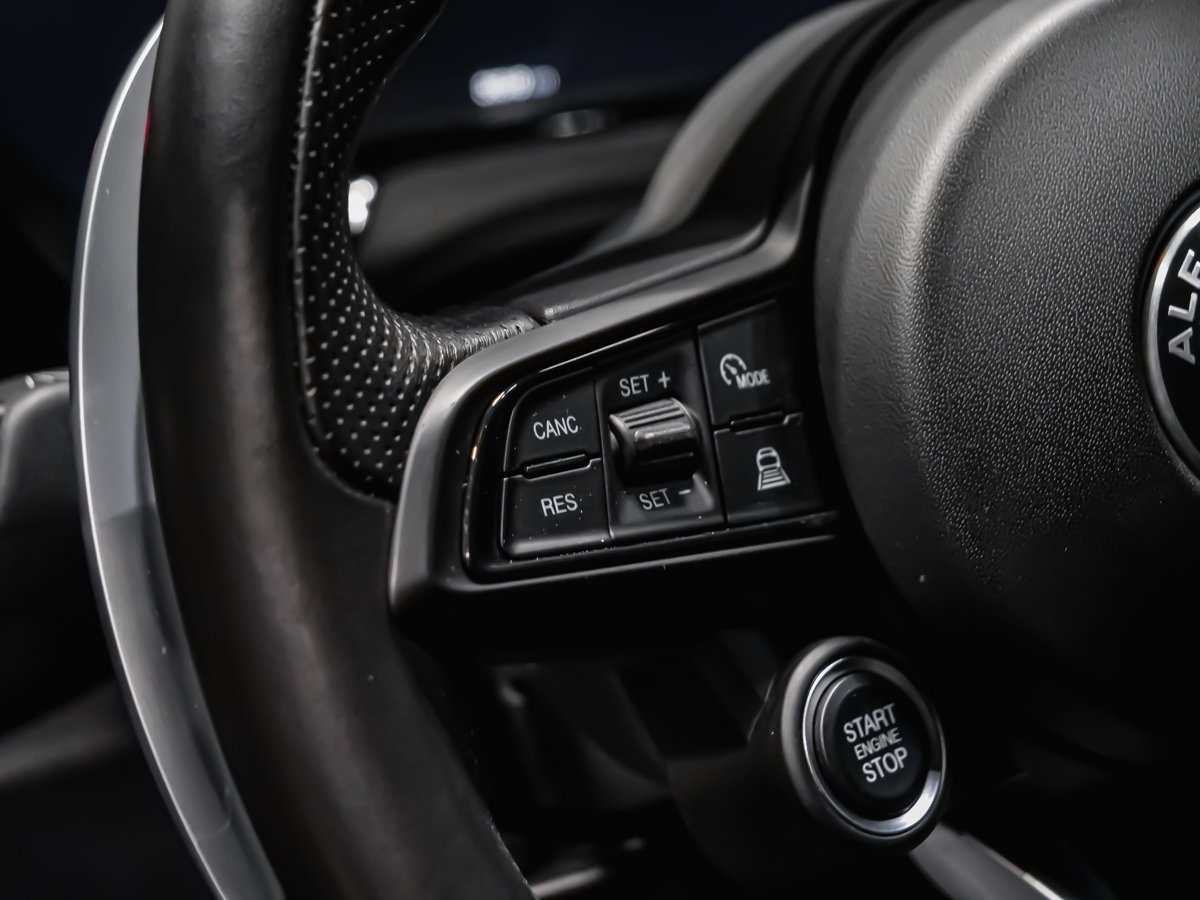 Alfa Romeo Tonale VELOCE HARMAN KARDON SOUNS SYSTEM SPORT SEATS 2024 Noir Montréal - photo #13