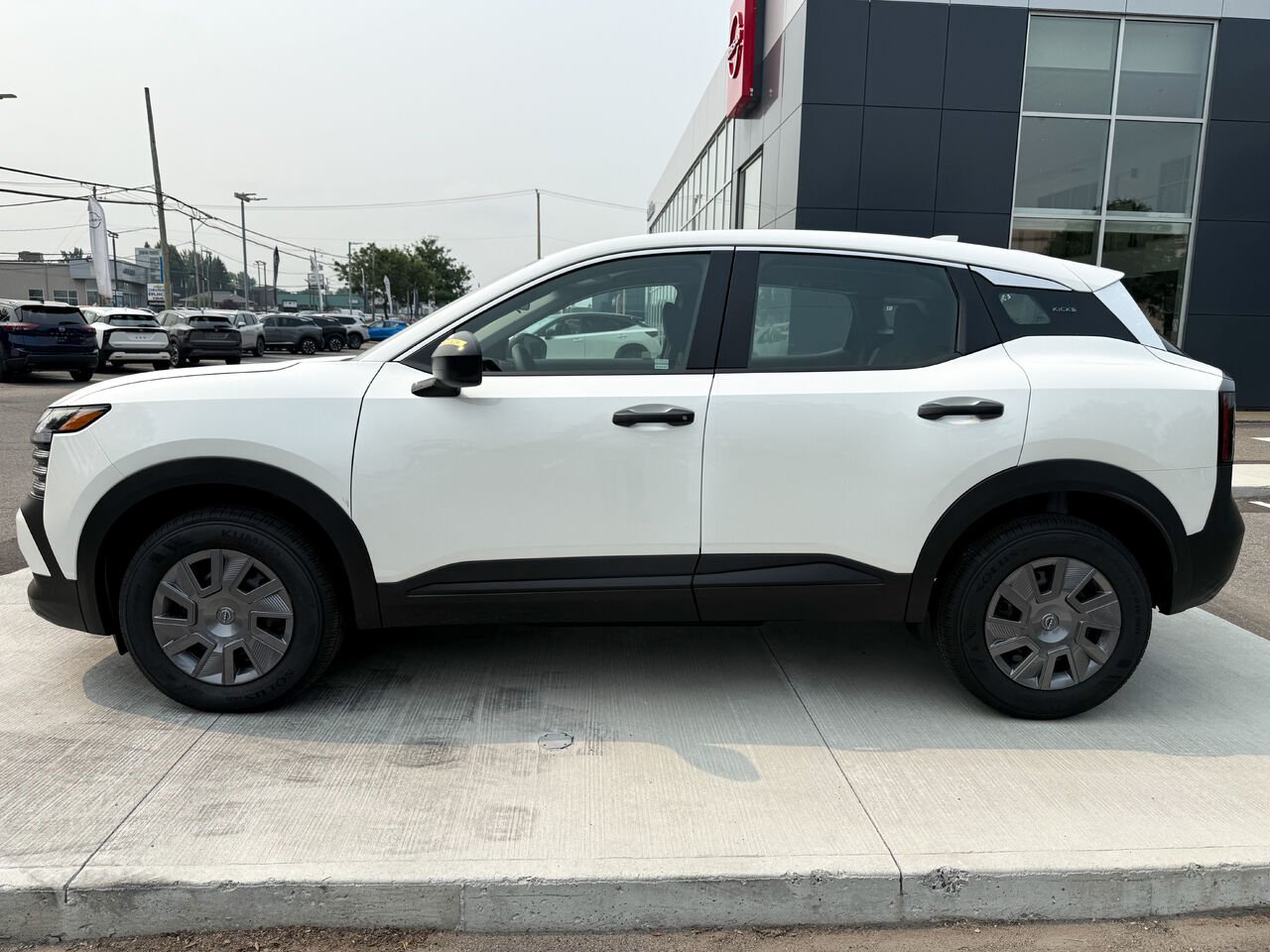 Nissan Kicks KICKS S FWD 2025 Blanc d'Aspen triple couche Châteauguay - photo #8
