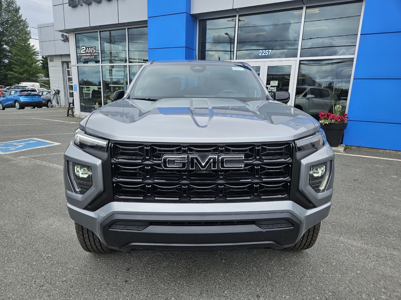 2026 GMC Canyon Elevation cabine multiplace 4RM Sterling Metallic Thetford Mines - photo #5