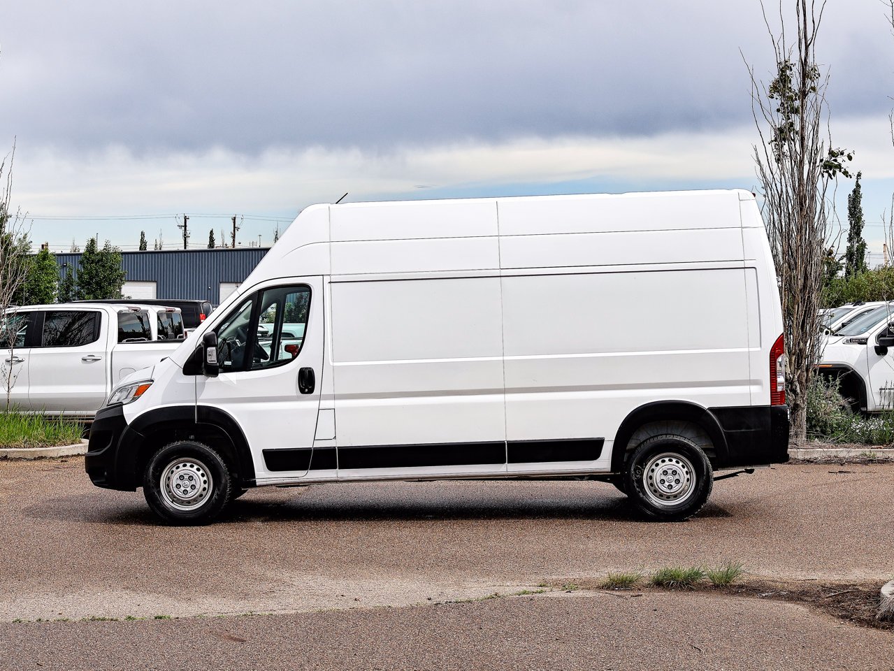 2024 Ram ProMaster Cargo Van Tradesman 3500 Super High Roof 159 WB w/Pass White Sherwood Park - photo #9