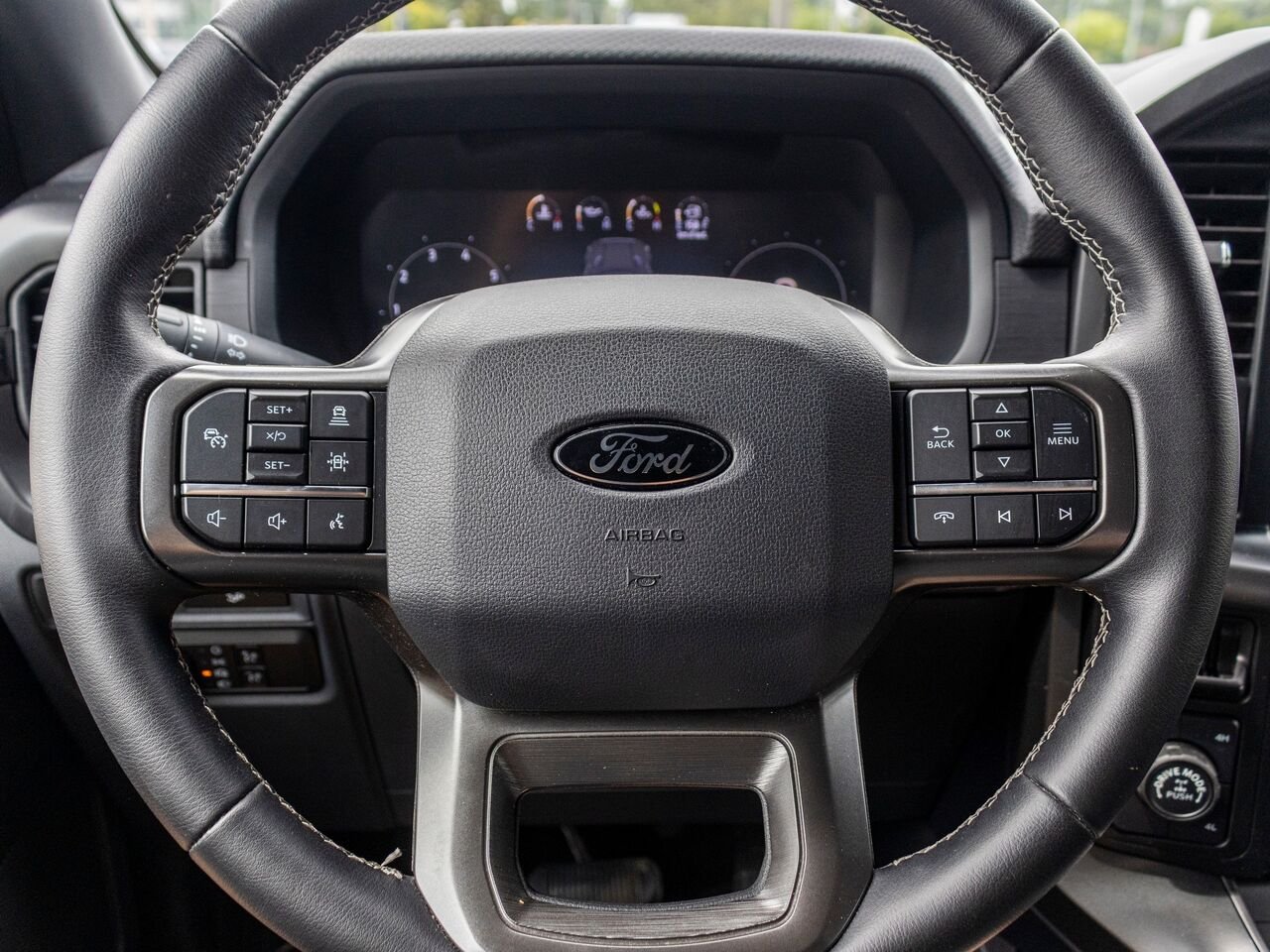 2024 Ford F-150 XLT cabine SuperCrew 4RM caisse de 5,5 pi Grey Châteauguay - photo #10