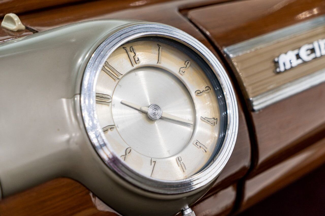 Mercury Eight **PRICE IN USD** 1947 Noir Montréal - photo #85