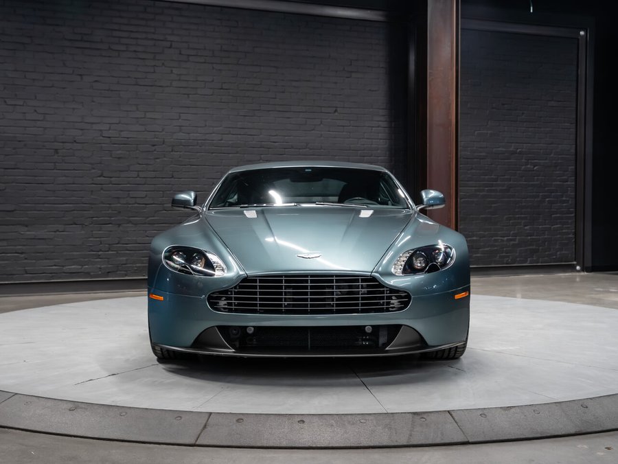 2015 Aston Martin V8 Vantage 2015 Alloro Green