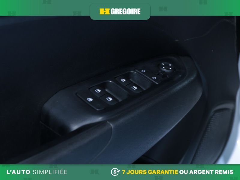 Hyundai Venue 821097 | Essential AUTO AC GR ELEC CAM RECULE BLUETOOTH 2022 Blanc Laval - photo #13