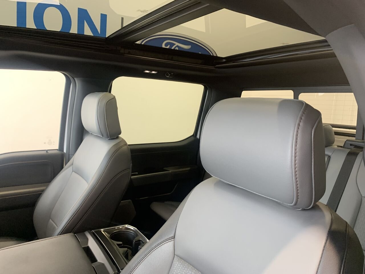 Ford F-150 Lightning LIGHTNING LARIAT CREW CAB 2025 Blanc Châteauguay - photo #23