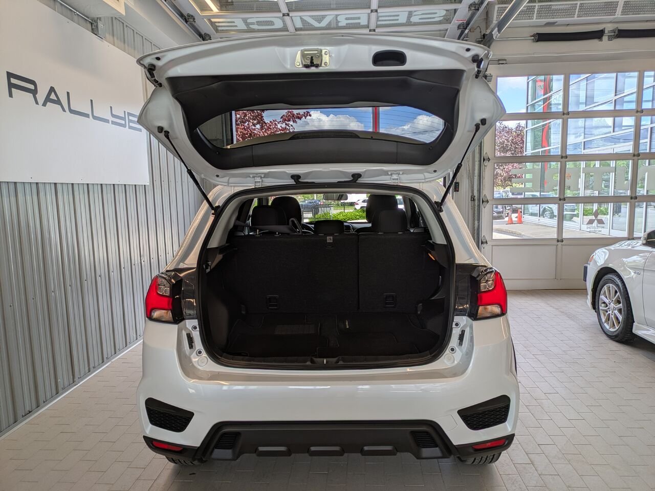 2024 Mitsubishi RVR White Gatineau - photo #3