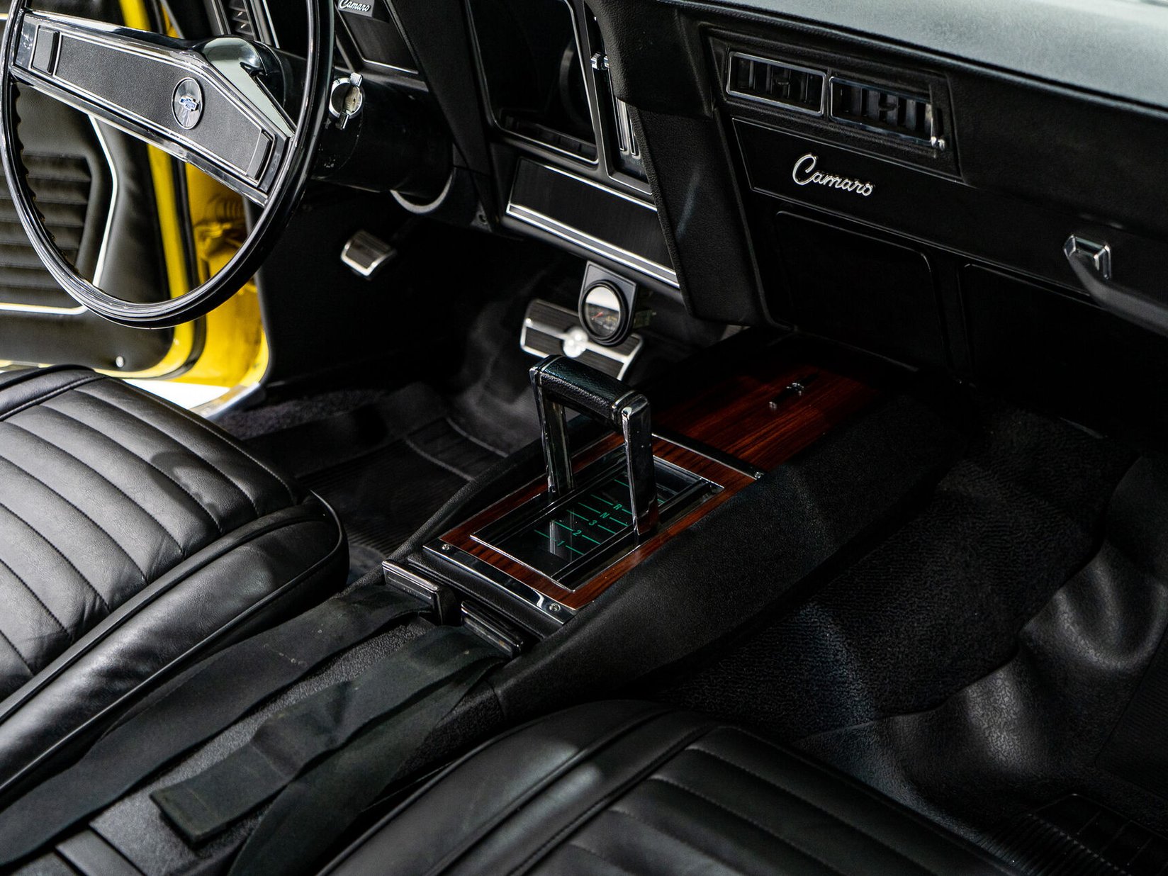 1969 Chevrolet Camaro SS **PRIX EN USD** With factory A/C Yellow Montreal - photo #11