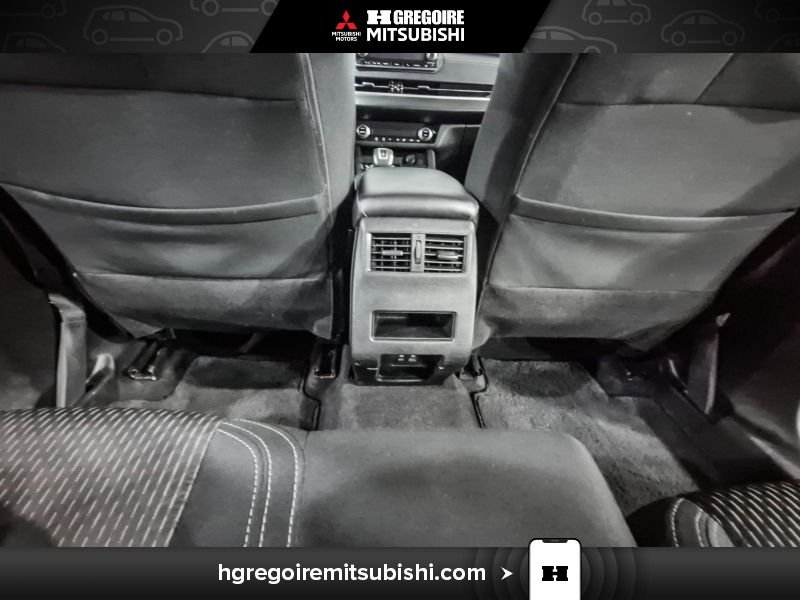 2022 Mitsubishi Outlander Grey Blainville - photo #27