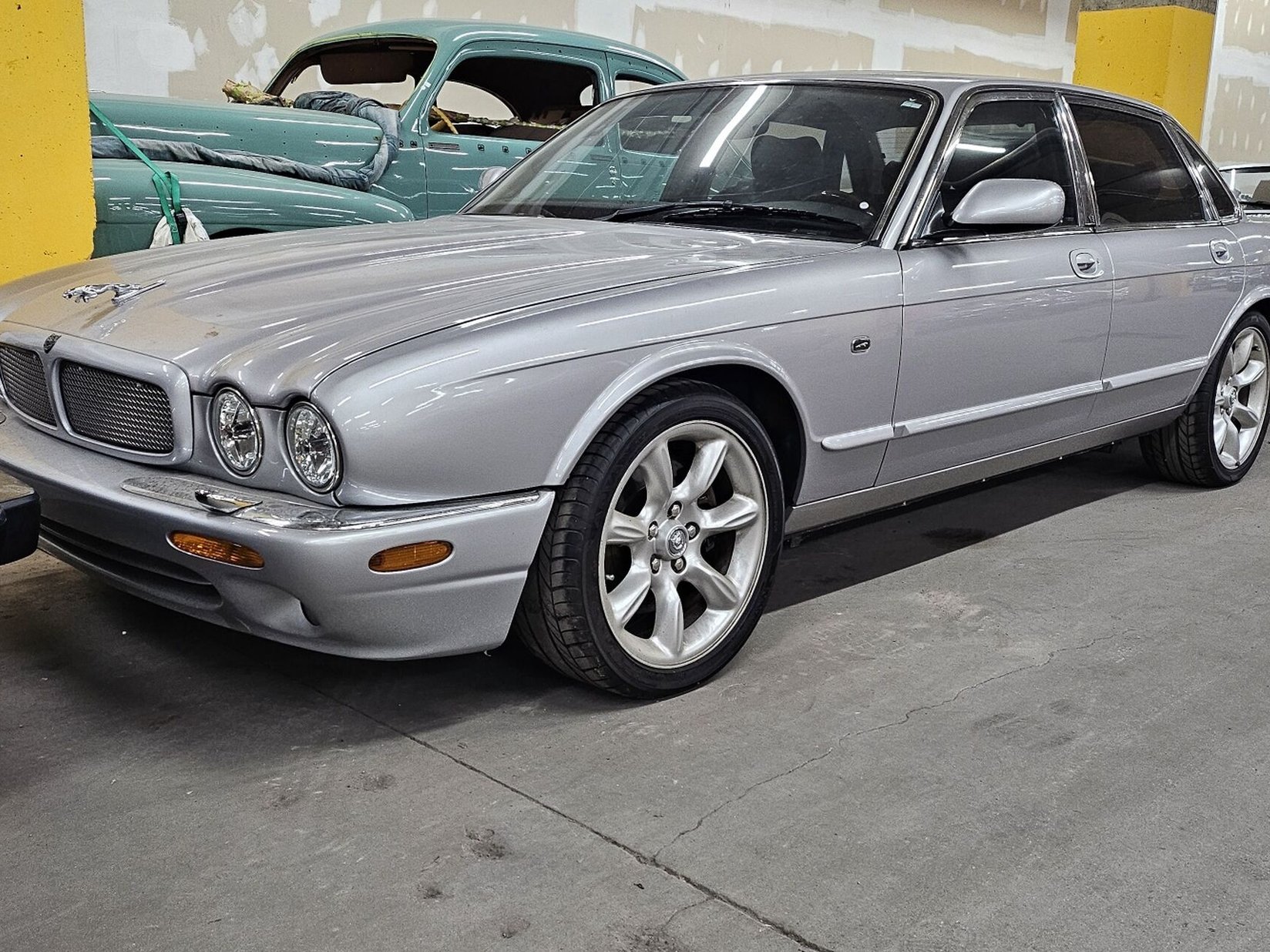 Jaguar XJ Series 2003 Argent Montréal - photo #0