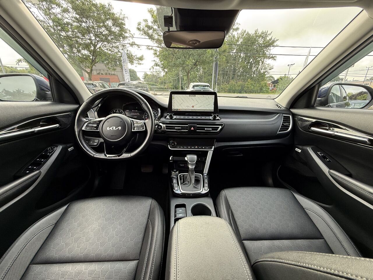 2023 Kia Seltos SX Turbo TI avec intérieur noir Blue Châteauguay - photo #9
