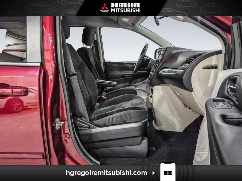 2017 Dodge GR Caravan Brown Blainville - photo #24