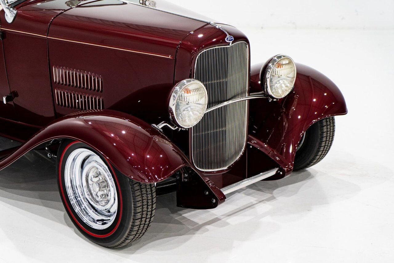 1932 Ford Highboy Lobeck creation spectacular presentation **PRICE IN USD** Red Montreal - photo #31