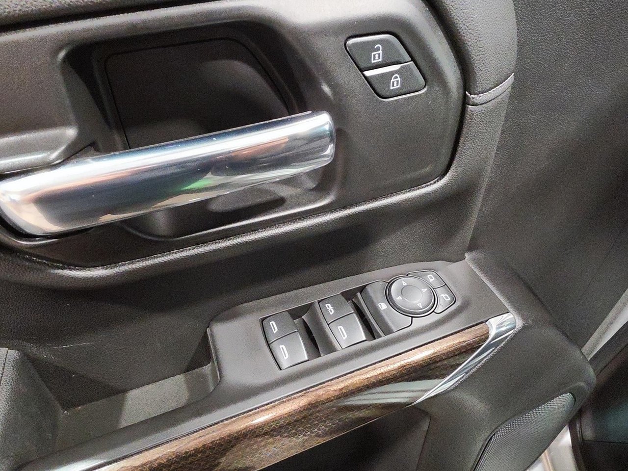Chevrolet Silverado 1500 NIV 1GCRYDED7LZ121627 2020 Gris Baie-Comeau - photo #10