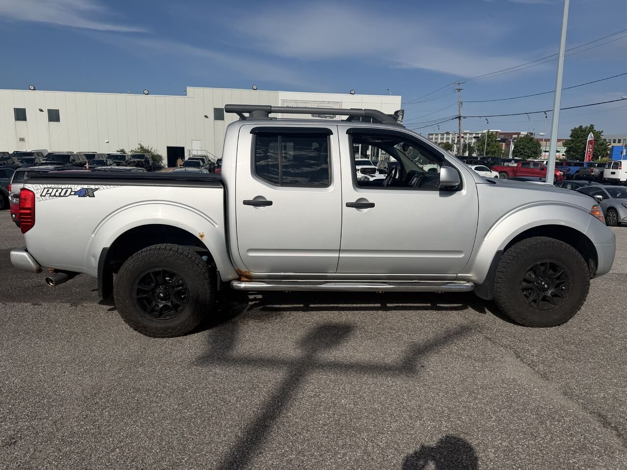 NISSAN FRONTIER PRO-4X SV cabine double 4x4 caisse longue BA 2018 Gris Ottawa & Gatineau - photo #14