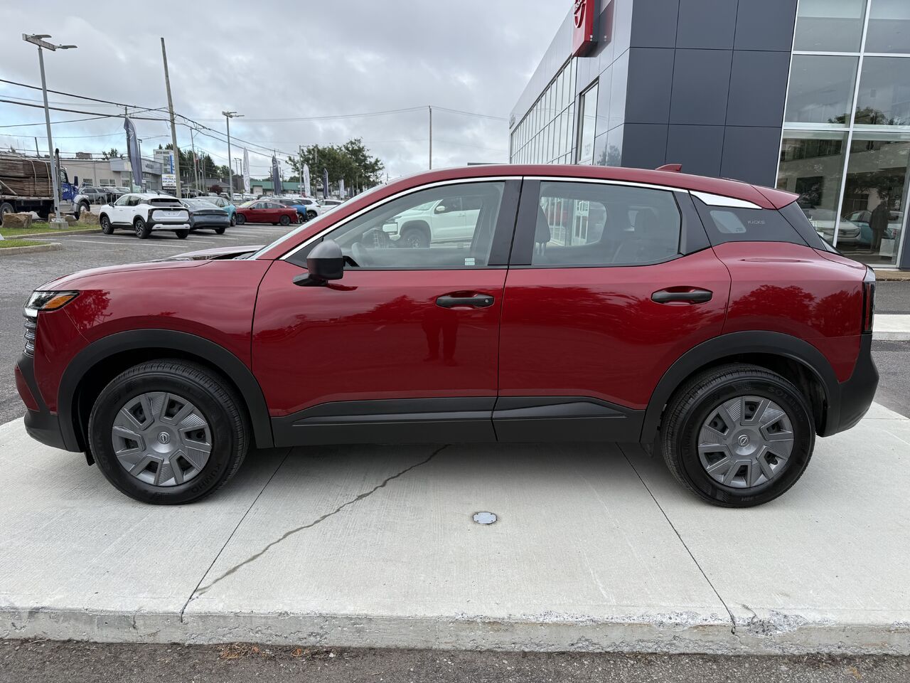 2025 Nissan Kicks