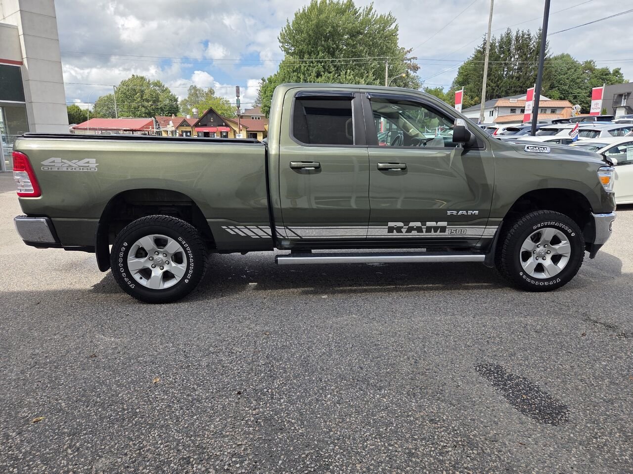 2021 RAM 1500 06N5 VERT Mont-Laurier - photo #4