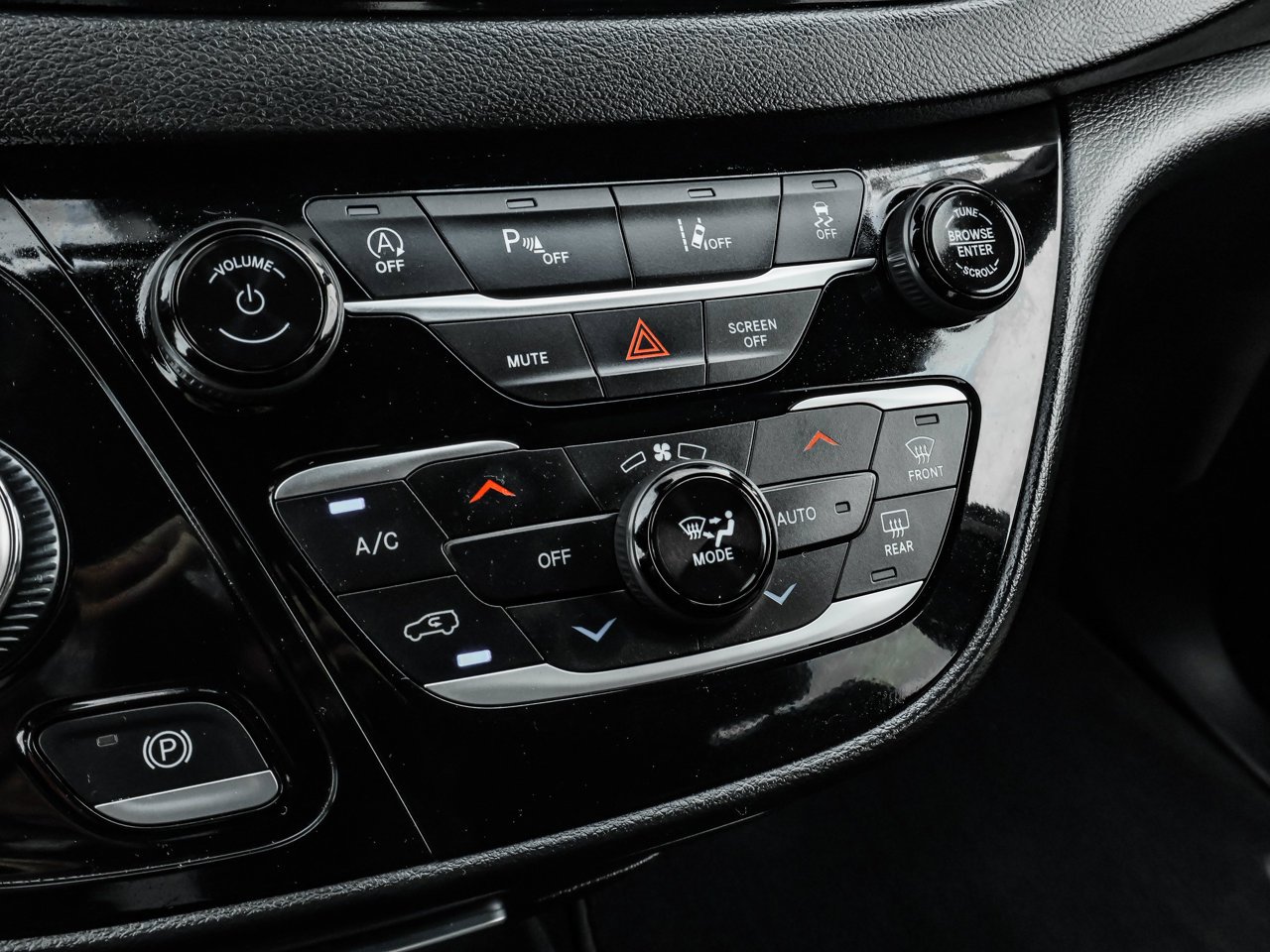 2025 Chrysler Grand Caravan SXT 2WD Black Sherwood Park - photo #29