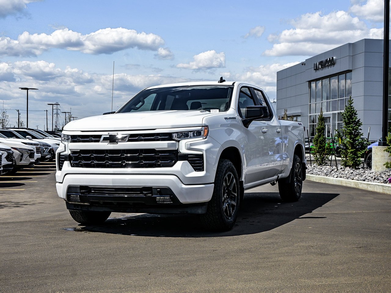 2025 Chevrolet Silverado 1500 4WD Double Cab 147 RST White Sherwood Park - photo #3
