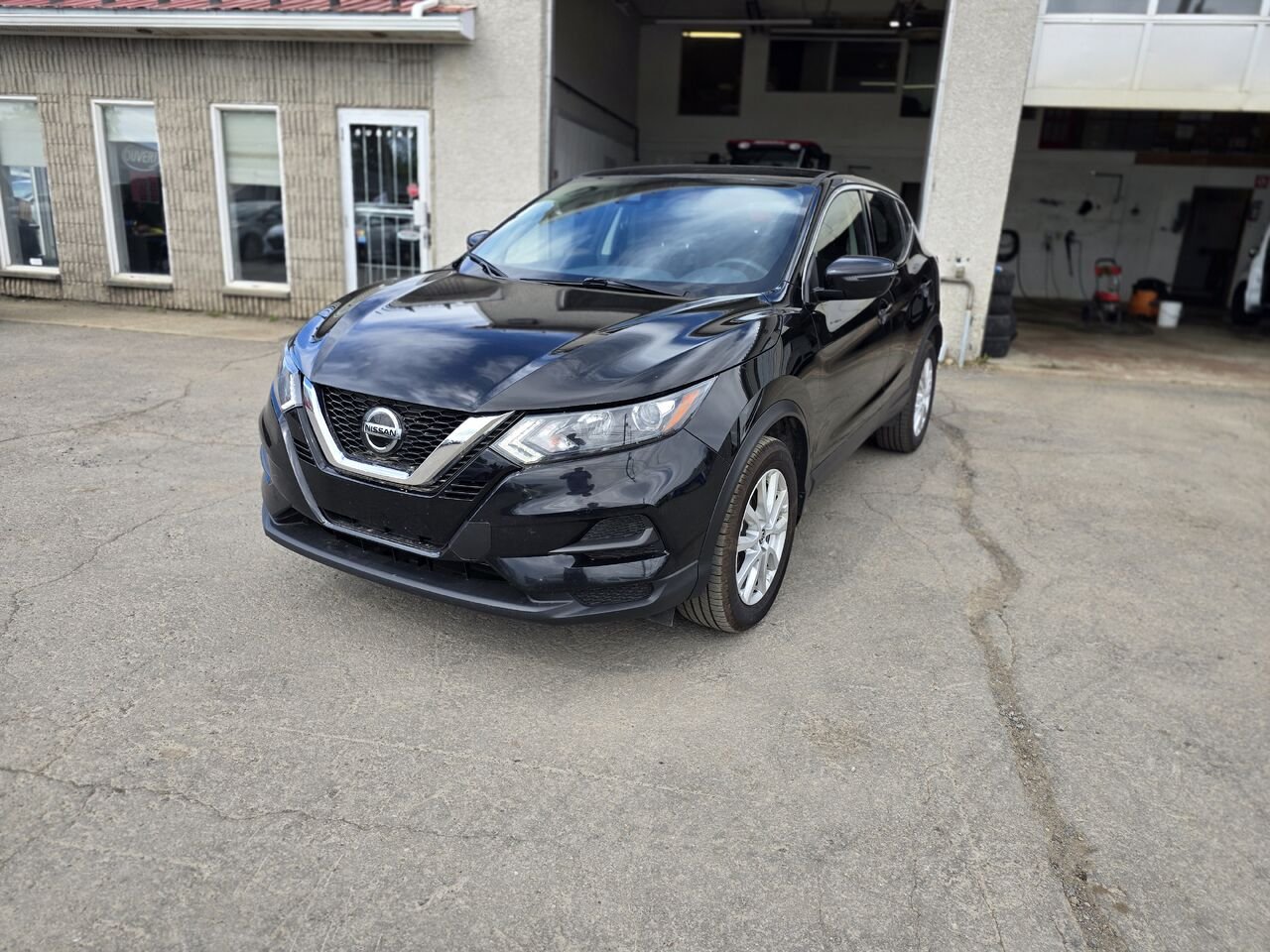 2022 Nissan Qashqai Black  - photo #0