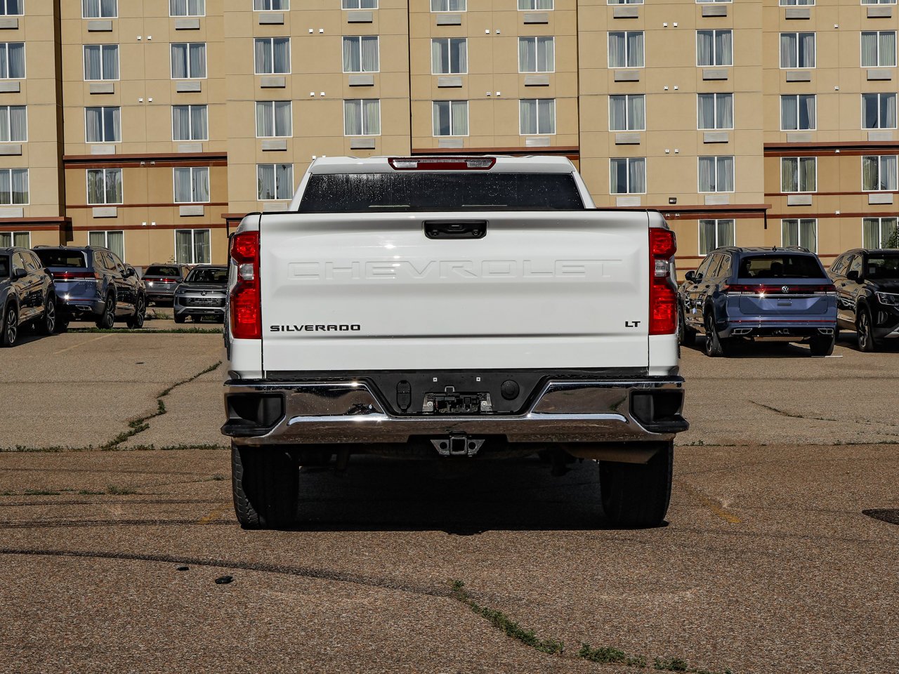 2025 Chevrolet Silverado 1500 4WD Crew Cab 147 LT White Sherwood Park - photo #6