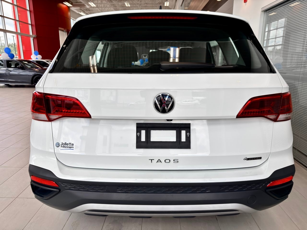 2024 Volkswagen Taos White Notre-Dame-des-Prairies - photo #10