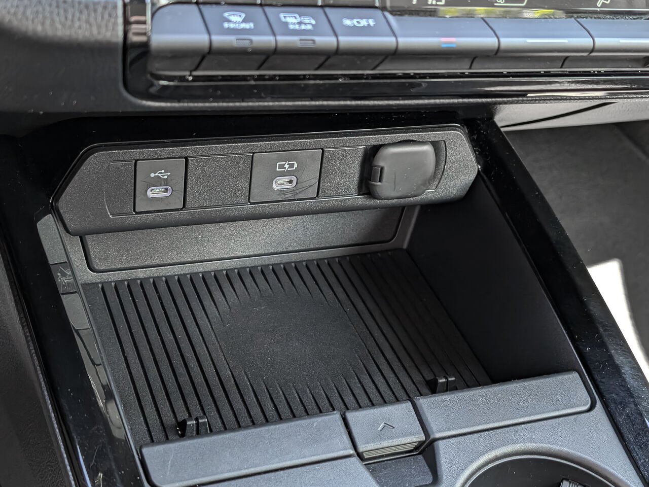 2024 Toyota Prius Prime JTDACACU4R3029870 Cutting Edge Silver Sherbrooke - photo #13
