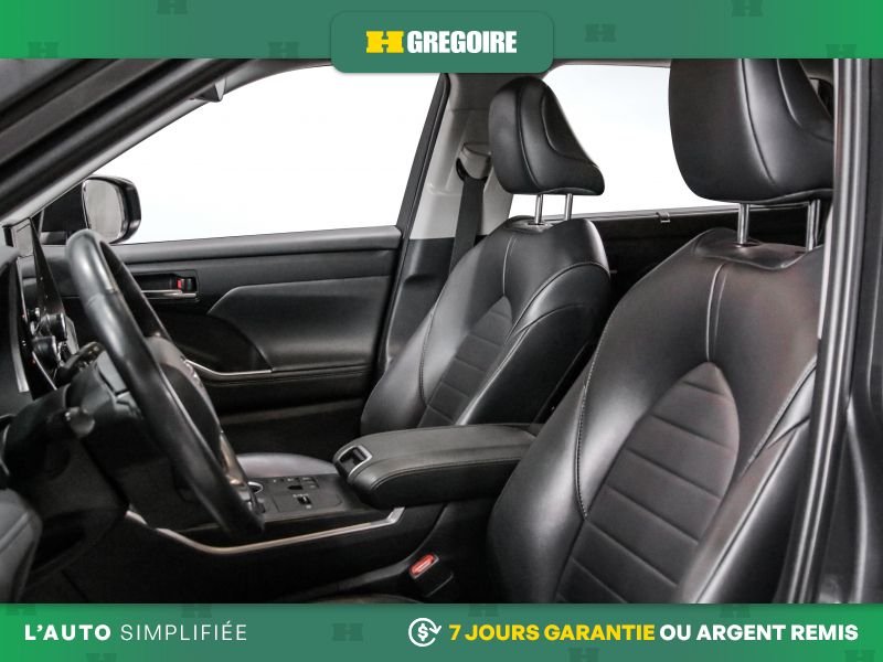 2024 Toyota Highlander Grey Saint-Eustache - photo #10