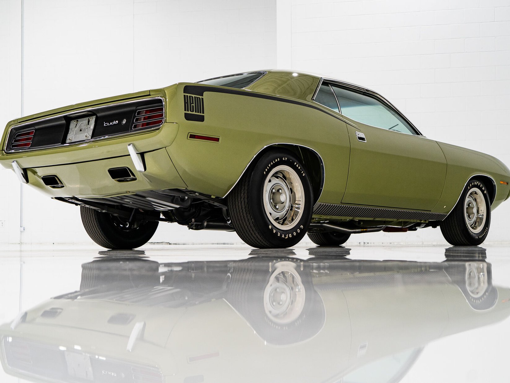 Plymouth HEMI Cuda 1 de 3 Exemplaires Utilisés par la Division Course de Chrysler France **PRIX EN USD** 1970 Vert Montréal - photo #7