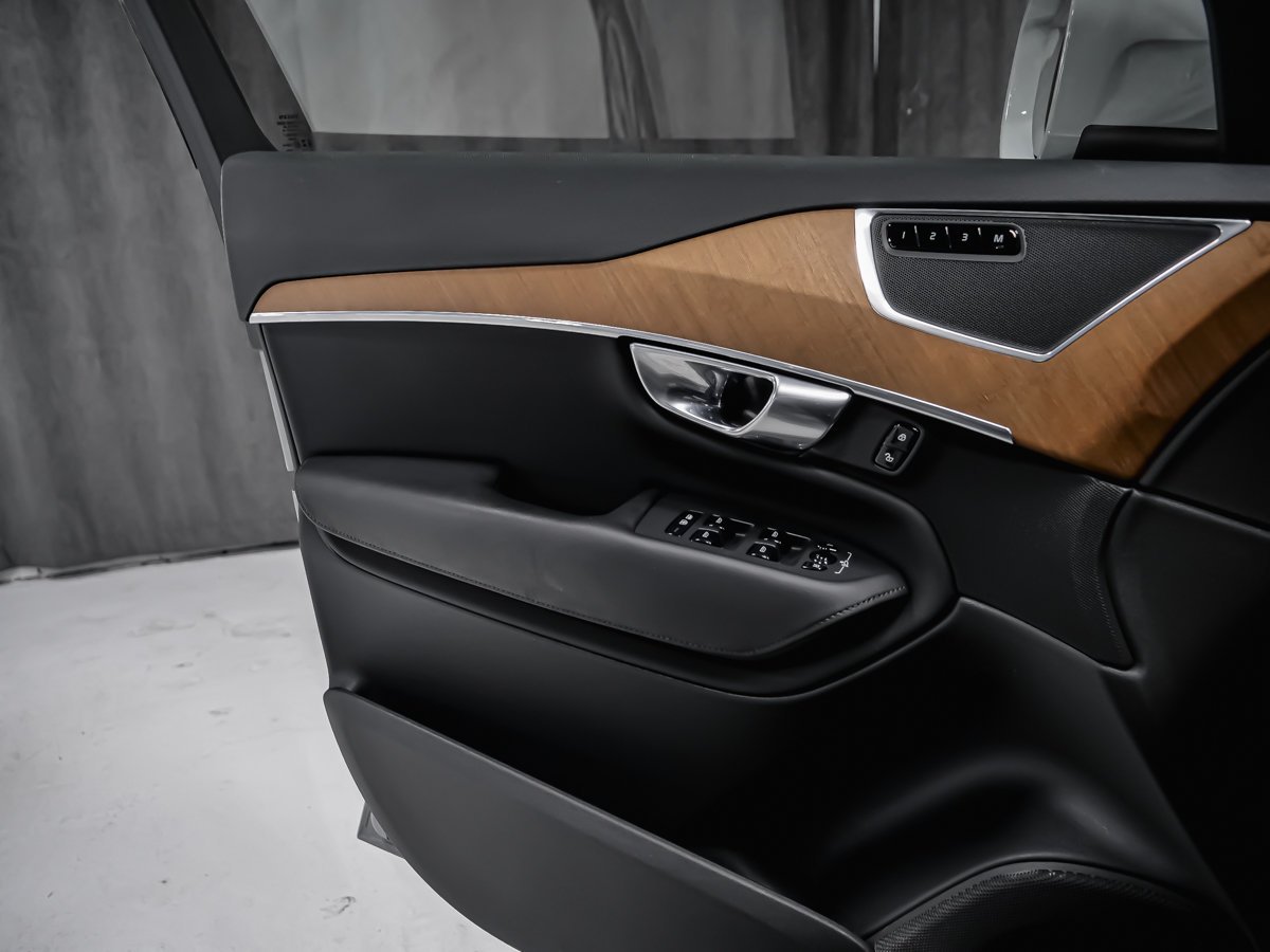 2024 Volvo XC90 B6 CORE BRIGHT CLIMATE Grey Montreal - photo #8