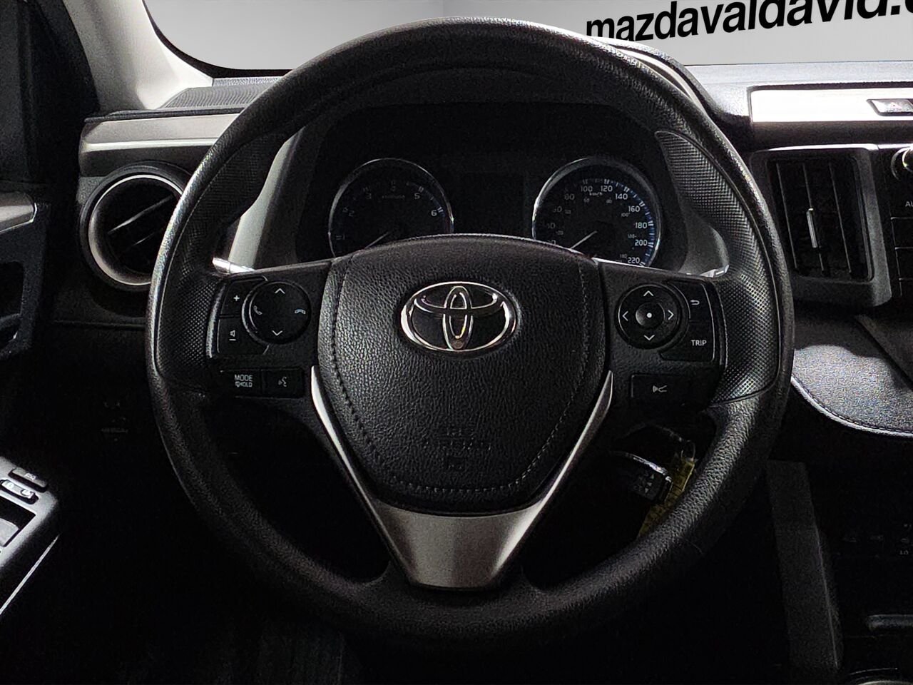2017 Toyota RAV4 Traction intégrale 4 portes LE, caméra de recul, sièges chauffant, commande audio au volant Grey Val-David - photo #8