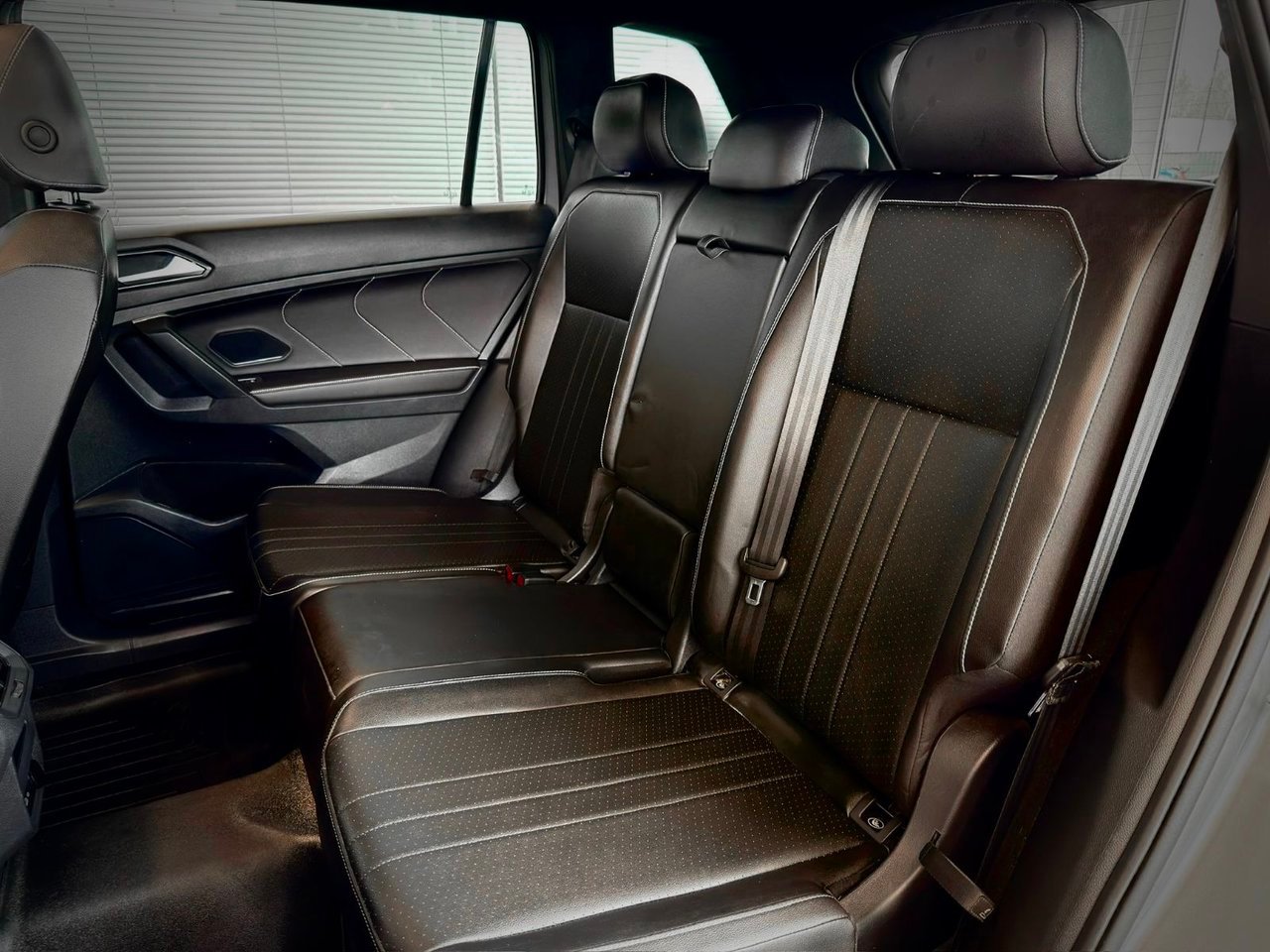2024 Volkswagen Tiguan Silver Notre-Dame-des-Prairies - photo #17