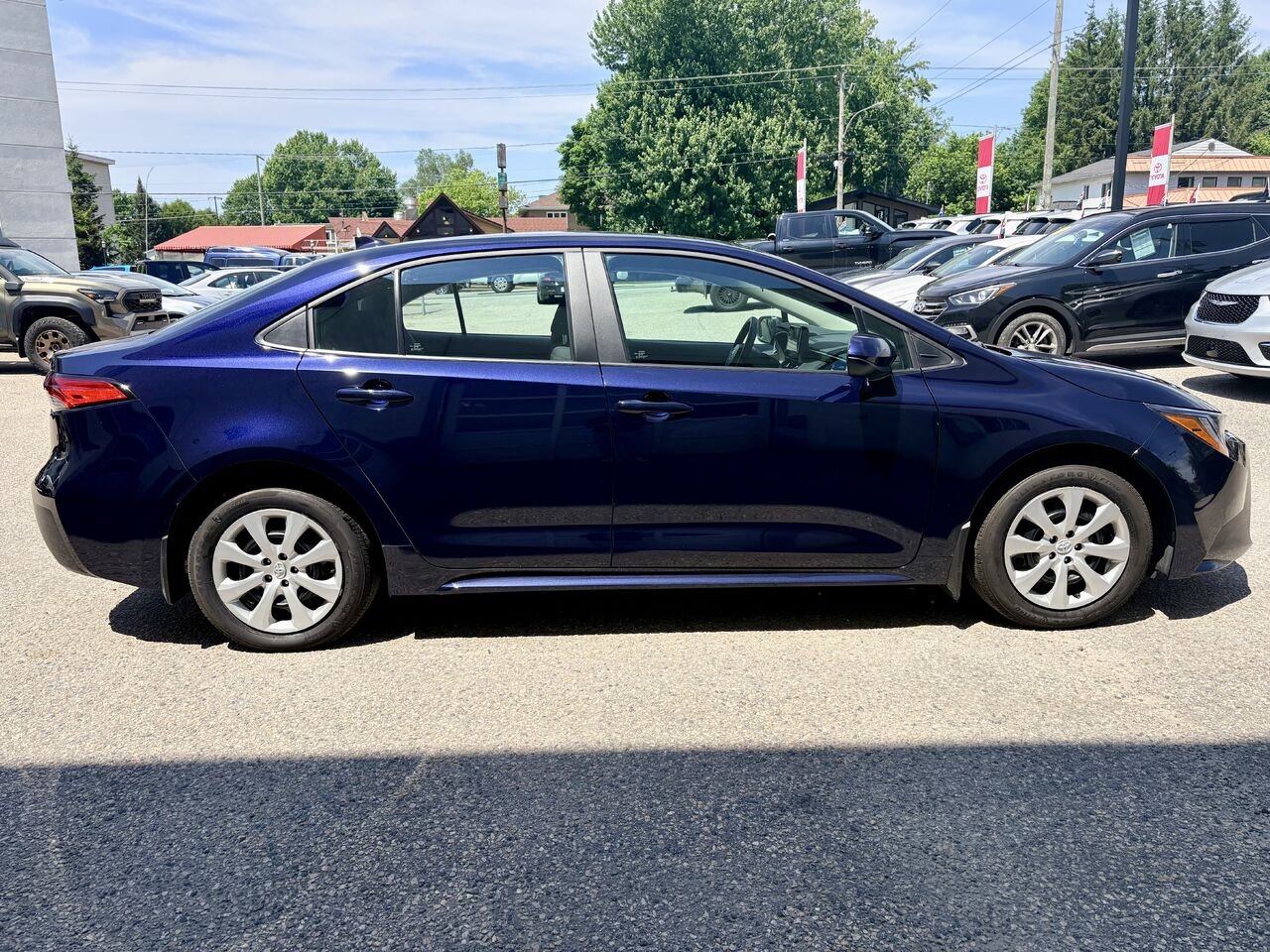 2024 Toyota COROLLA Blue Mont-Laurier - photo #3