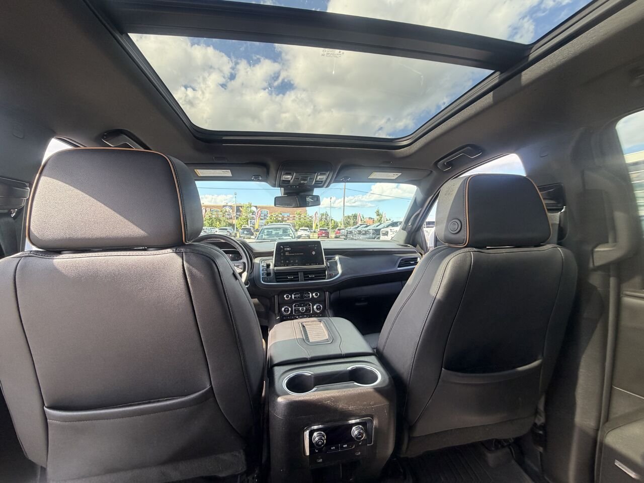 2023 GMC YUKON AT4 AT4 4 portes 4RM White Ottawa & Gatineau - photo #16