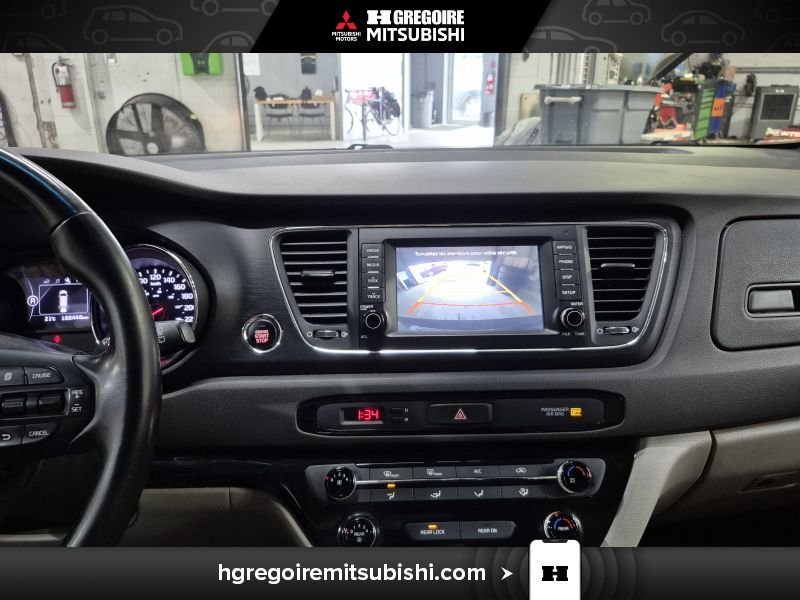 2017 Kia Sedona Grey Laval - photo #25