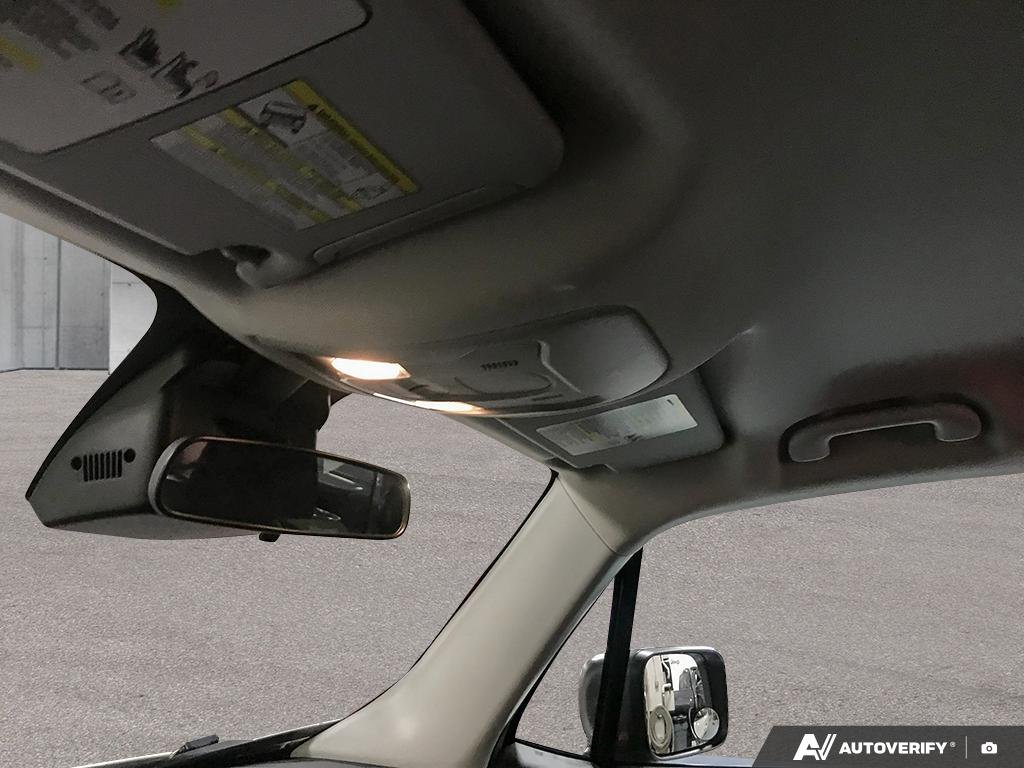 2016 Jeep Renegade 264007B | Trailhawk White Edmonton - photo #20