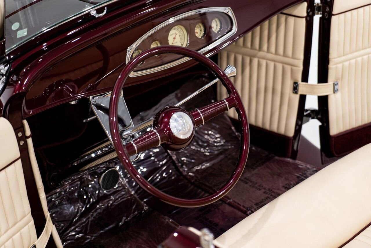 1932 Ford Highboy Lobeck creation spectacular presentation **PRICE IN USD** Red Montreal - photo #50