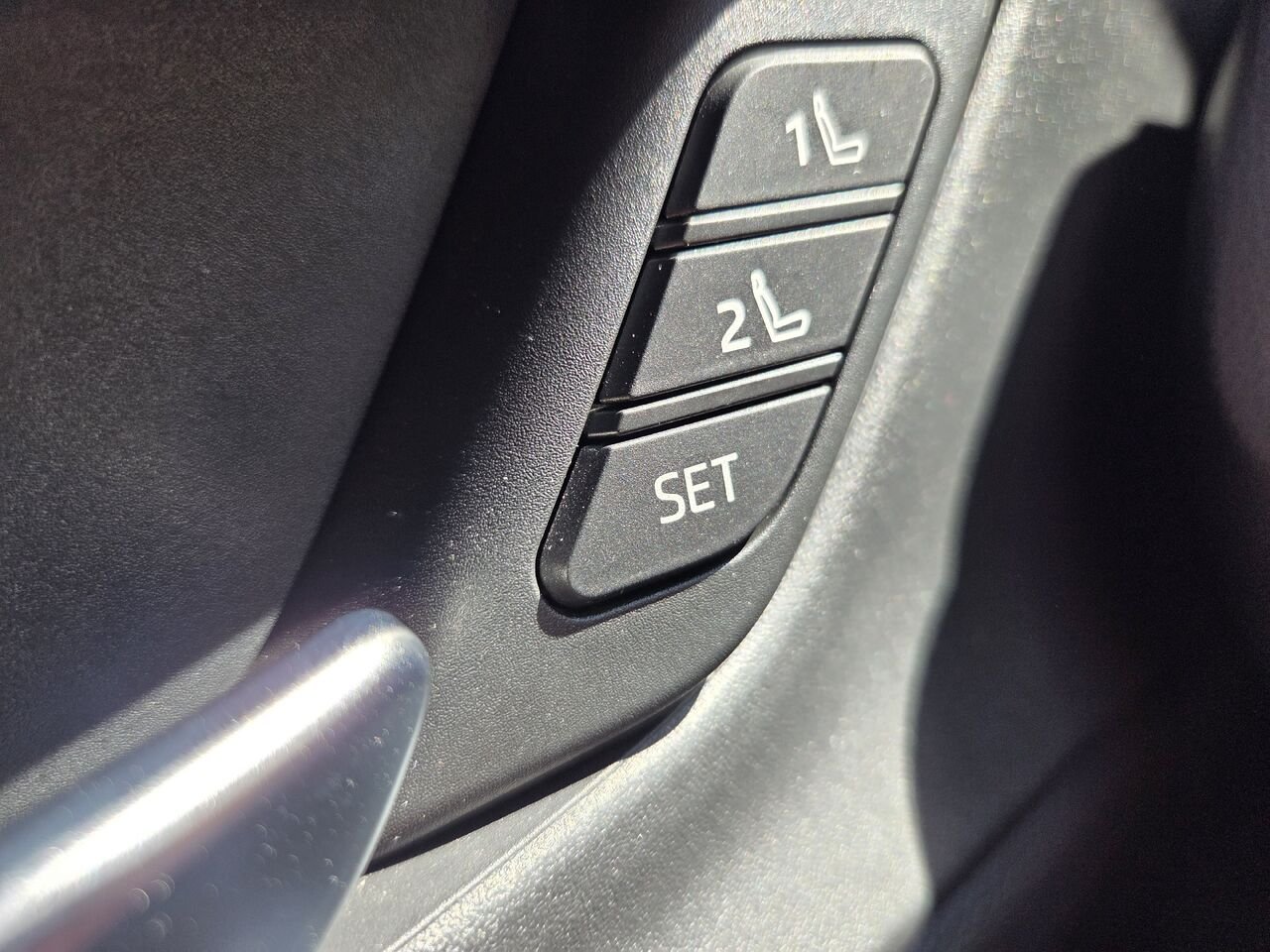 2024 Toyota PRIUS PRIME Red Mont-Laurier - photo #18