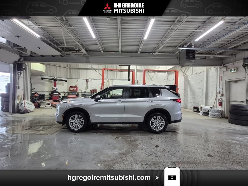 2022 Mitsubishi Outlander 2022 Grey