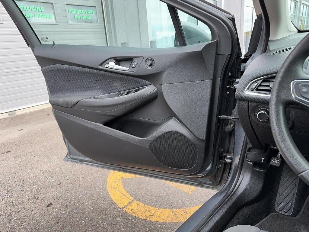 2018 Chevrolet Cruze VIN 1G1BE5SMXJ7122938 Grey Chicoutimi - photo #9
