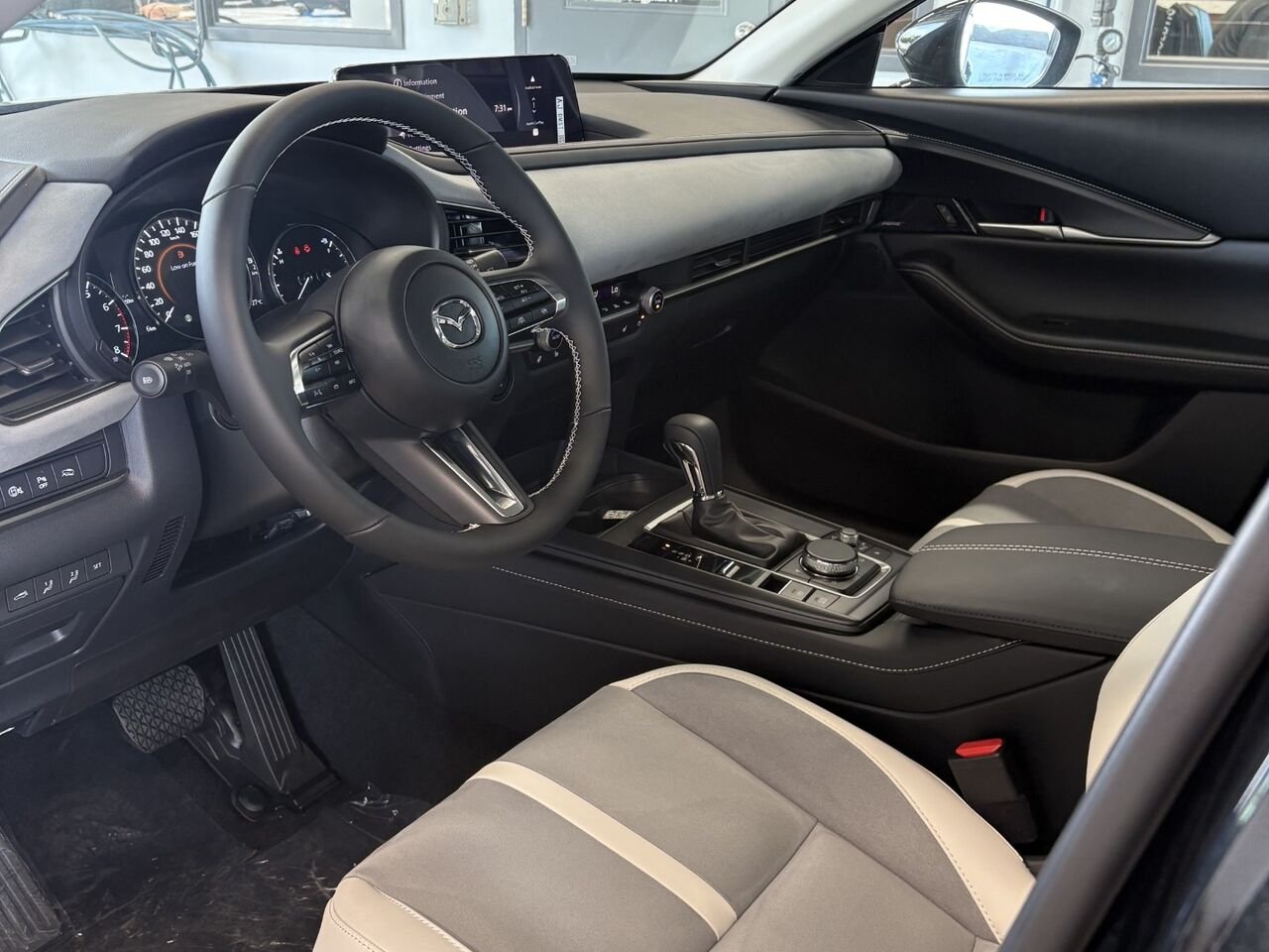 2026 MAZDA CX-30 GT KURO TURBO Jet Black Mica Châteauguay - photo #7