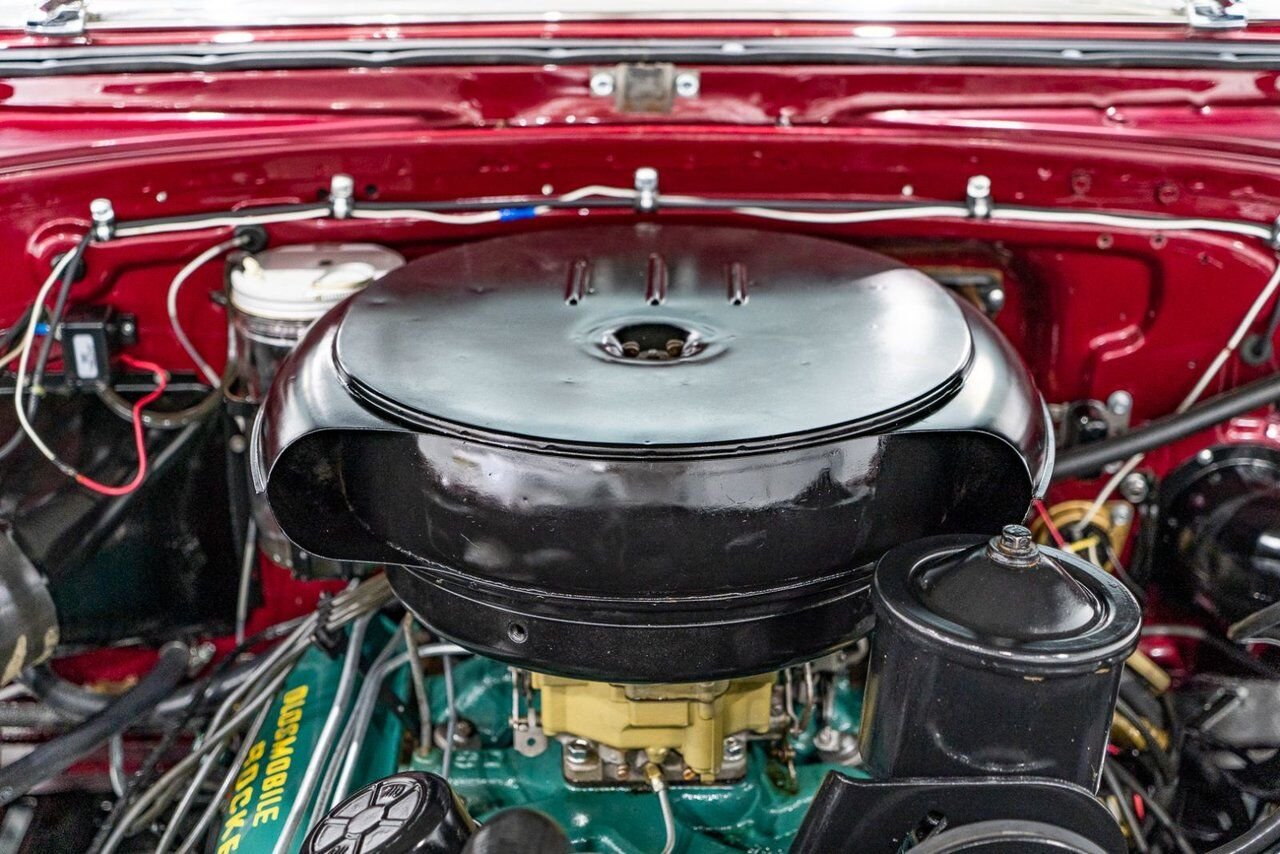 1953 Oldsmobile 98 PRIX EN USD | Convertible Beautifully Presented from complete Restoration Red Montreal - photo #16