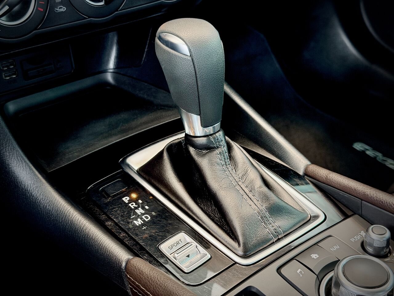 Mazda Mazda3 2018 Gris Notre-Dame-des-Prairies - photo #26