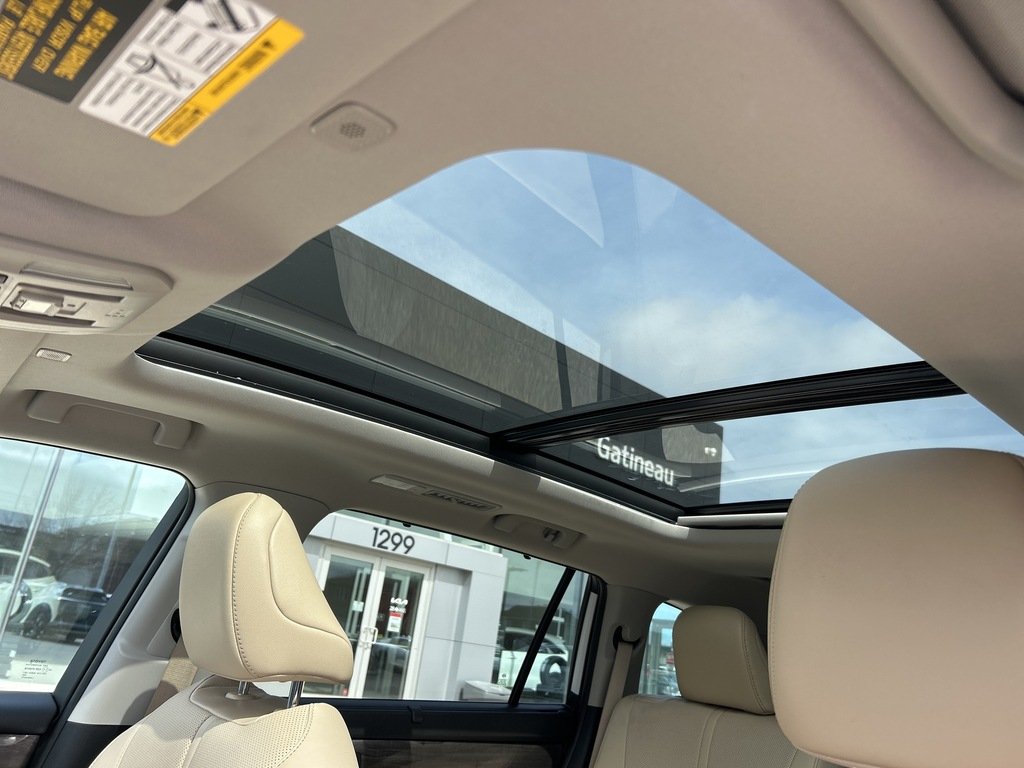 2023 Toyota Highlander White Gatineau - photo #19
