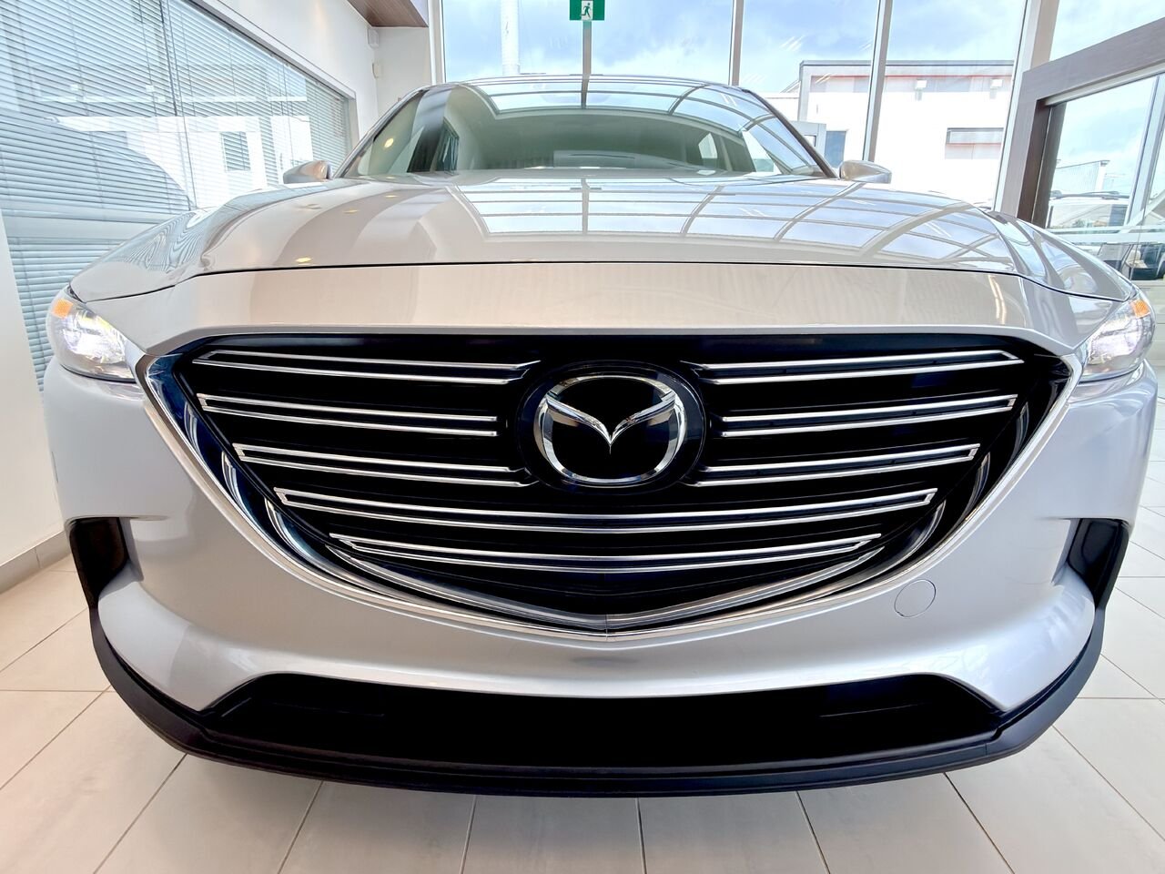 2023 Mazda CX-9 Silver Notre-Dame-des-Prairies - photo #5