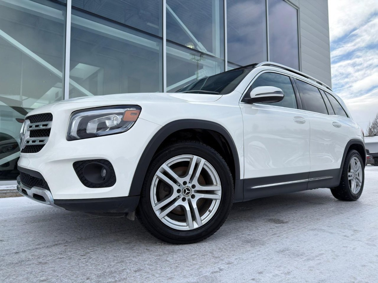 2021 Mercedes-Benz GLB White Notre-Dame-des-Prairies - photo #1
