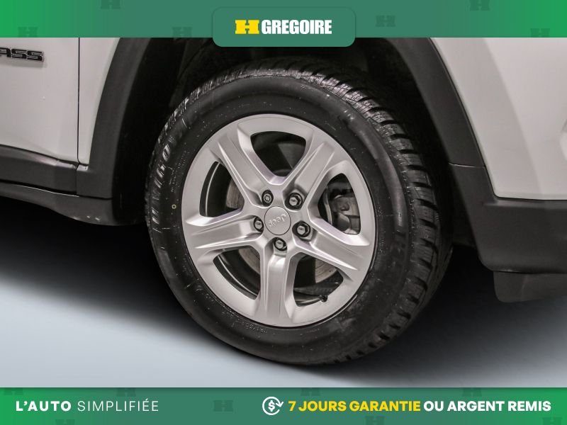 2023 Jeep Compass White Saint-Eustache - photo #29